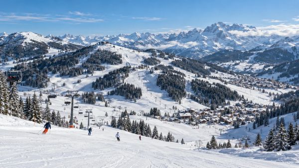 Relier les stations du domaine Espace Diamant pour un ski optimal